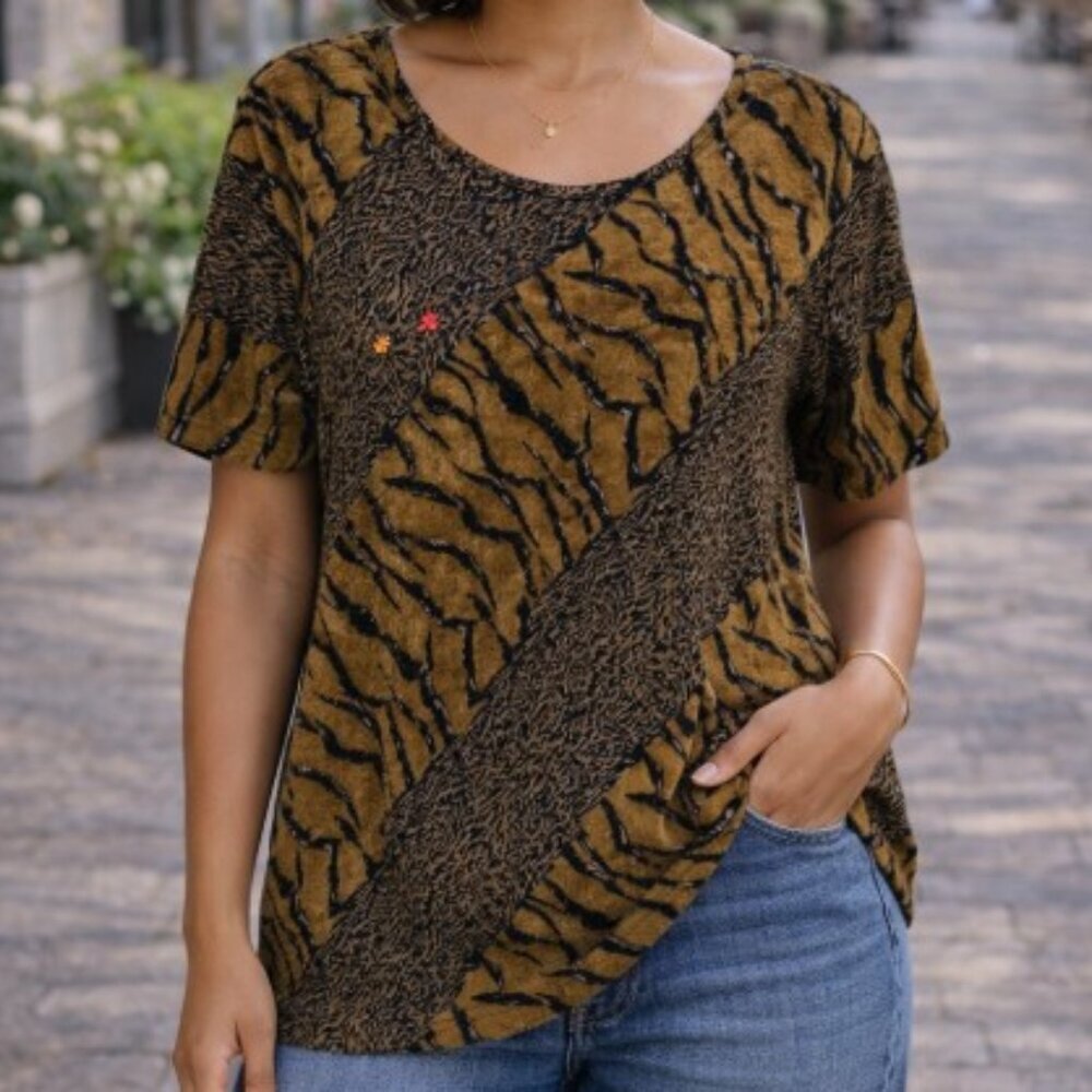 Positive Attitude Black & Gold Animal Print Short Sleeve Top Beaded w/ Necklace